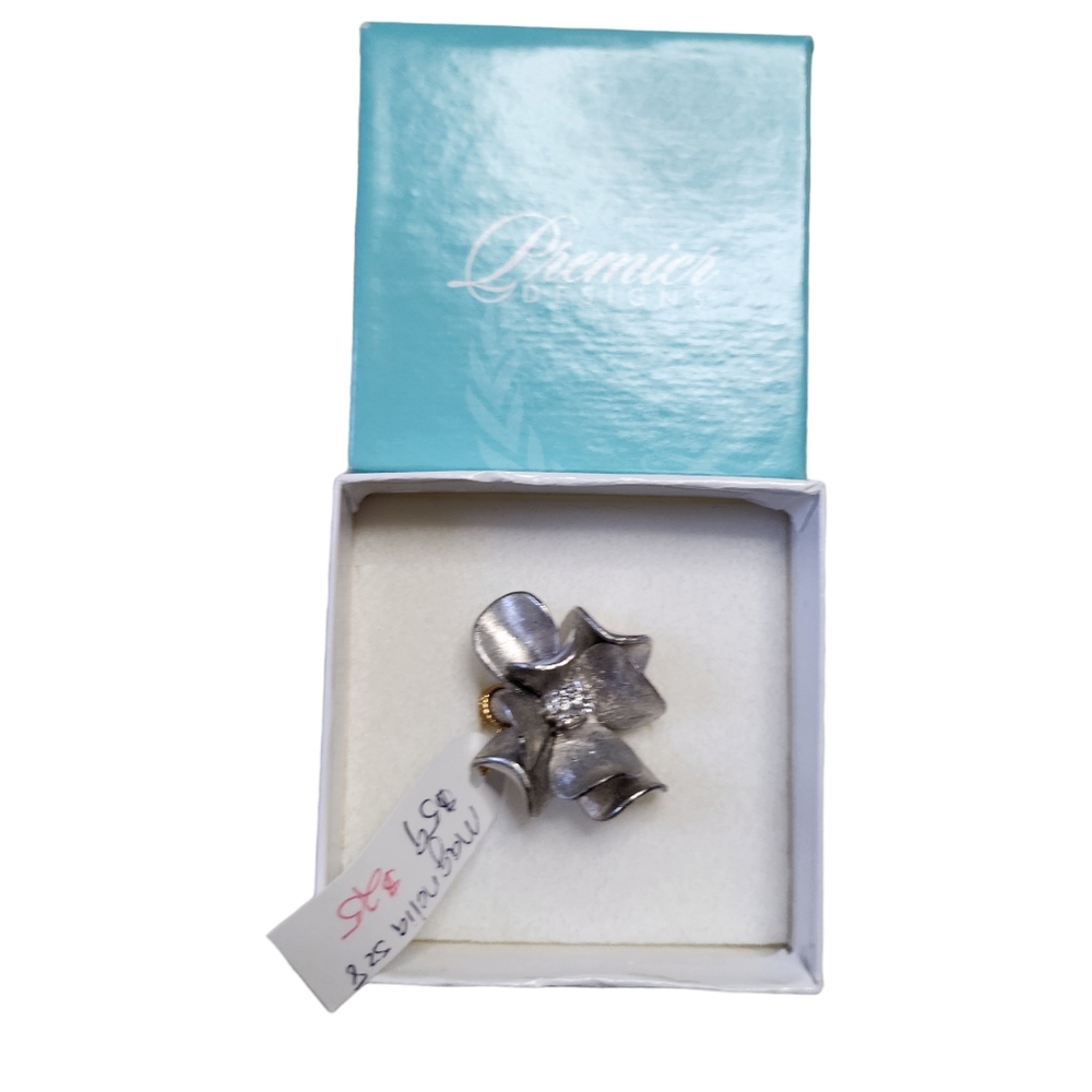 NWT Premier Designs Magnolia Ring Size 8 BoxQ